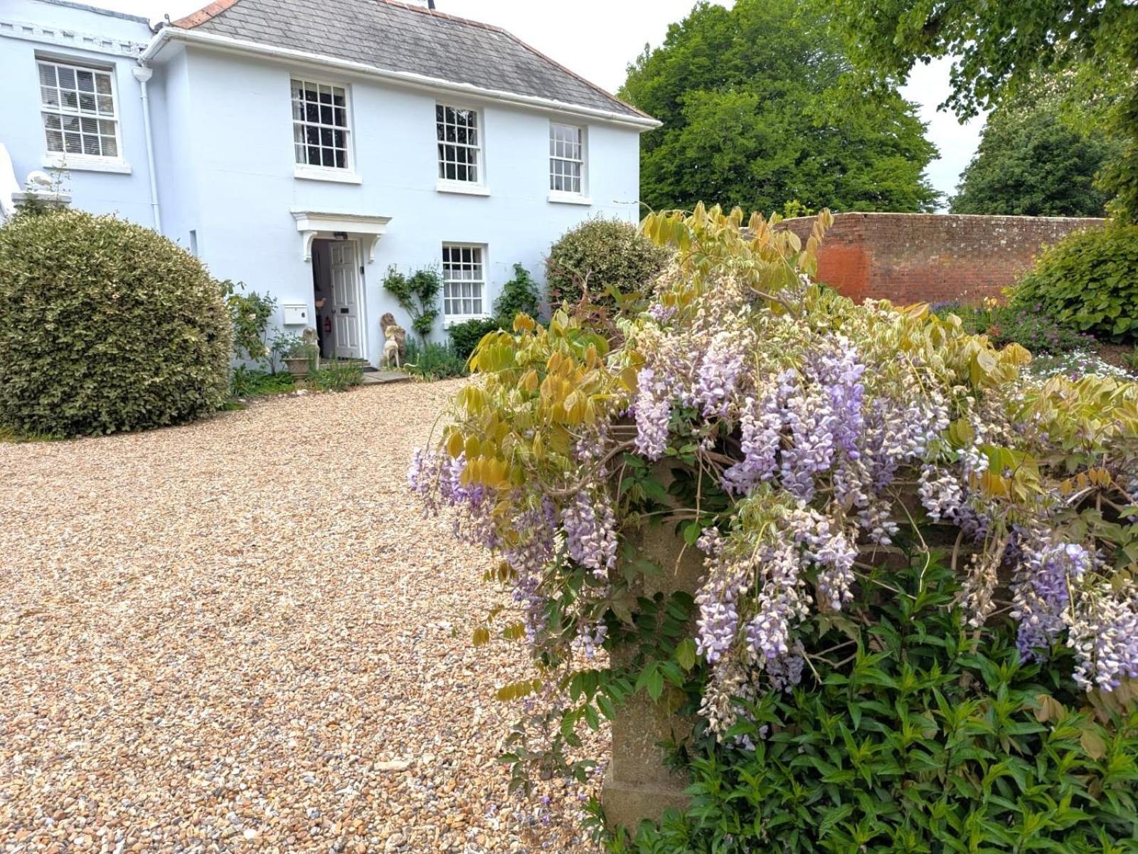 Georgian 2 Bedroom Apartment In Chichester With Free Parking - Chichester Holiday Properties Zewnętrze zdjęcie